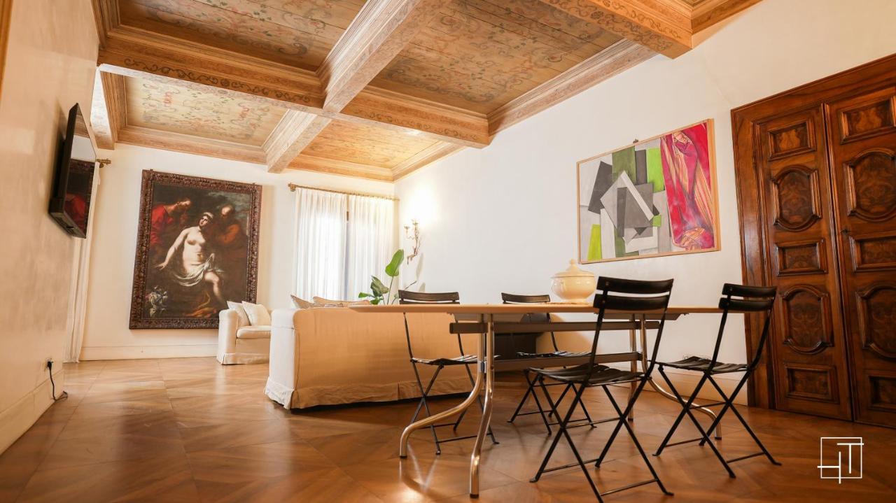 Ht - Casa Del Pittore In Piazza Delle Erbe Padua Exterior foto